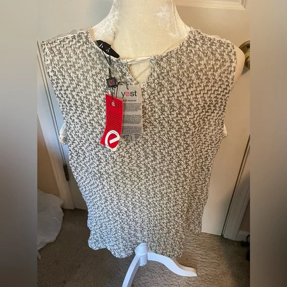 Tank - Picture 2 of 4